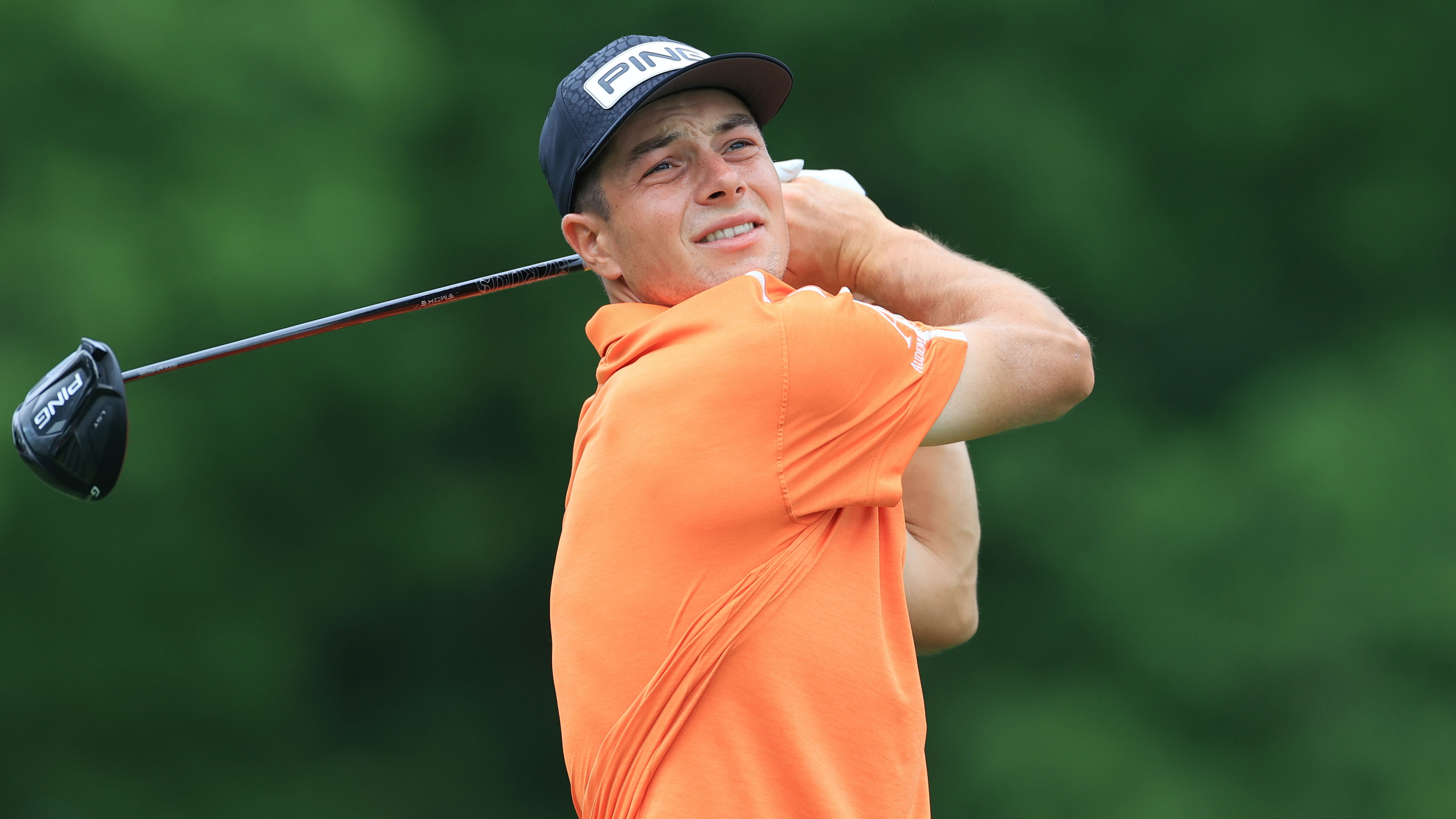 Viktor Hovland hits shot OUT OF WATER on his return from injury on European Tour