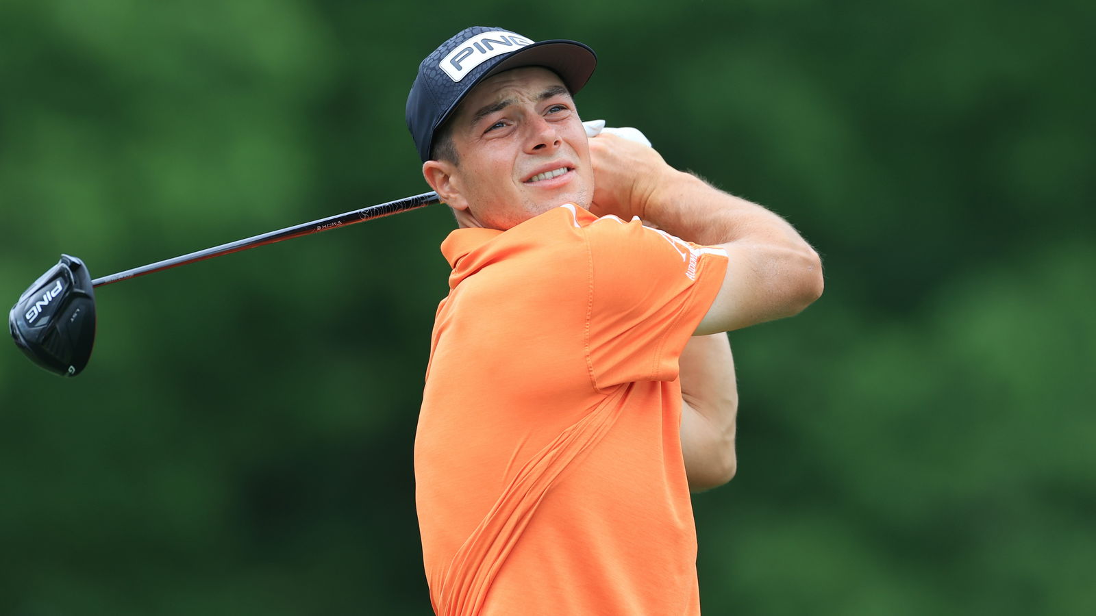 Viktor Hovland hits shot OUT OF WATER on his return from injury on European Tour
