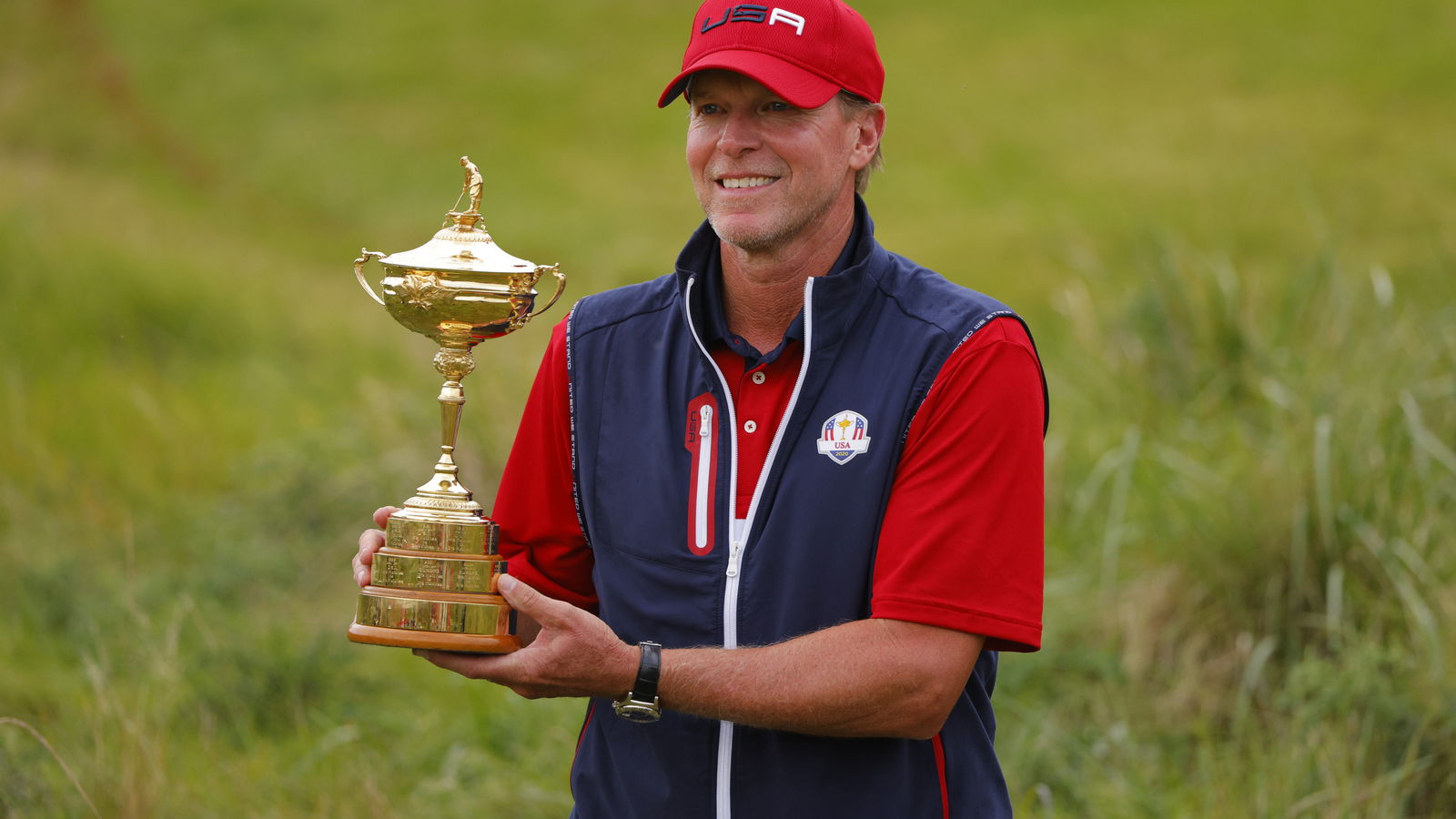 Get your hands on a RYDER CUP REPLICA TROPHY for £100!