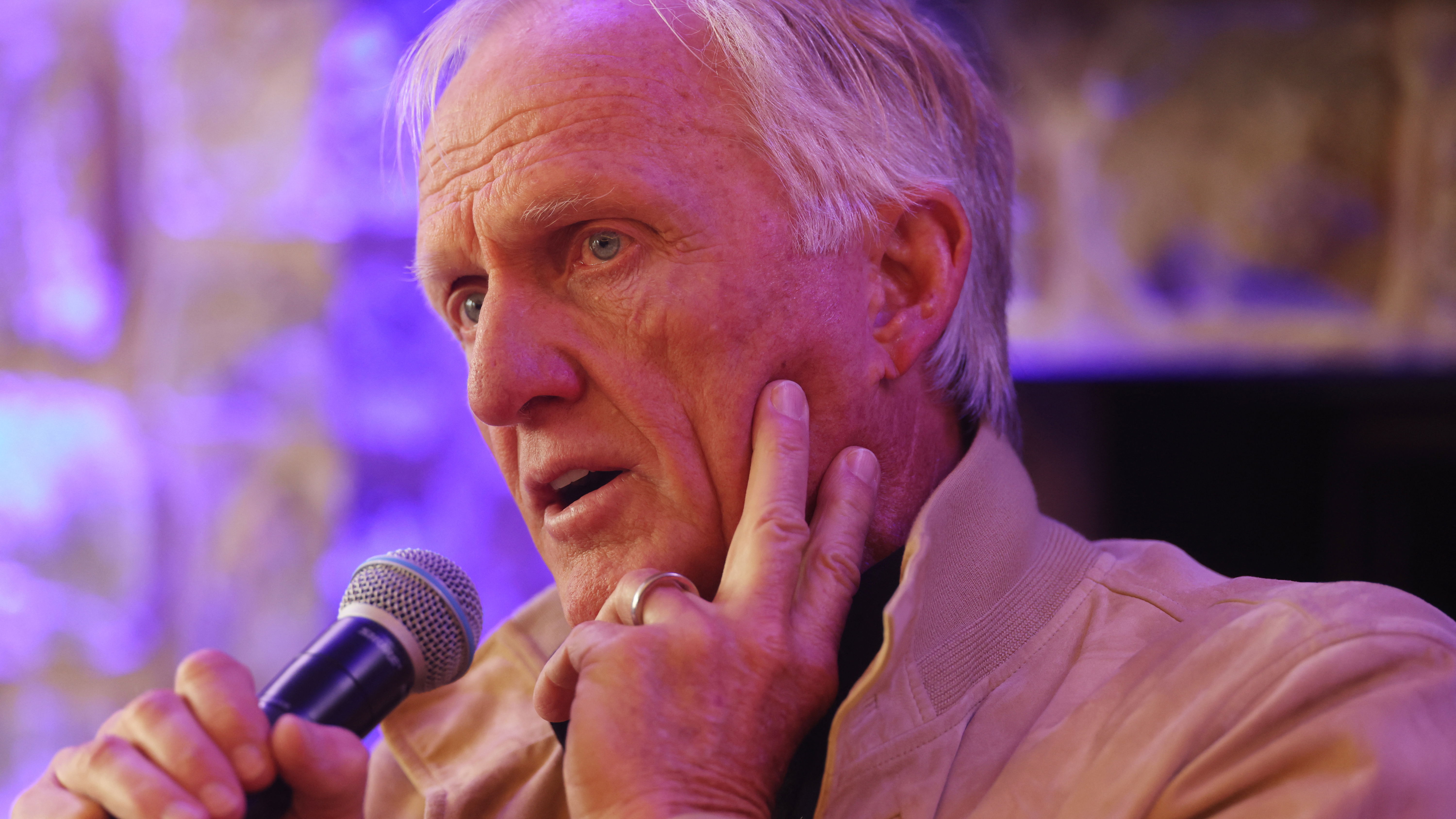 Former US PGA champion DESTROYS Greg Norman on social media