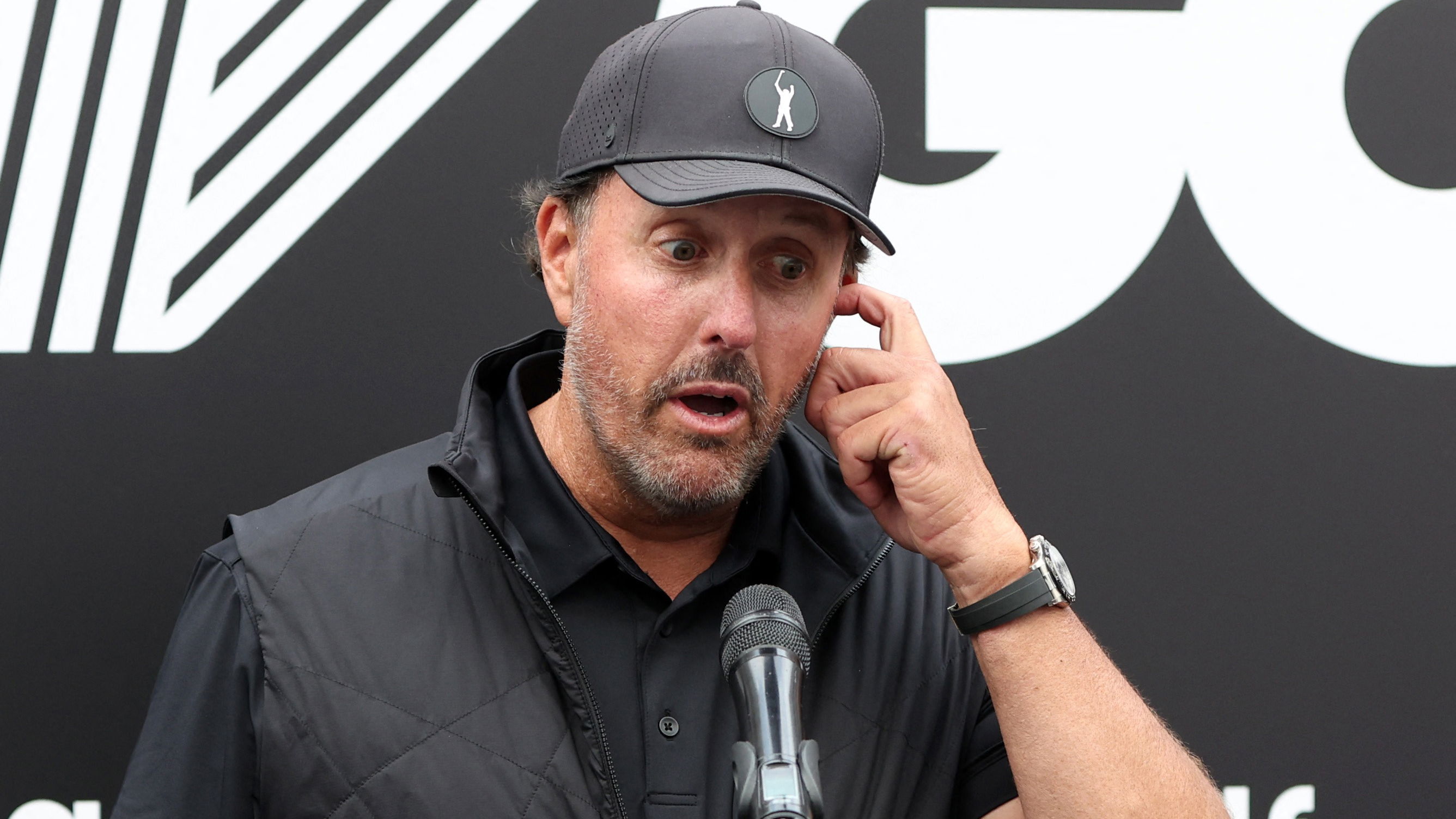 Phil Mickelson book writer Alan Shipnuck REMOVED by security at LIV Golf London