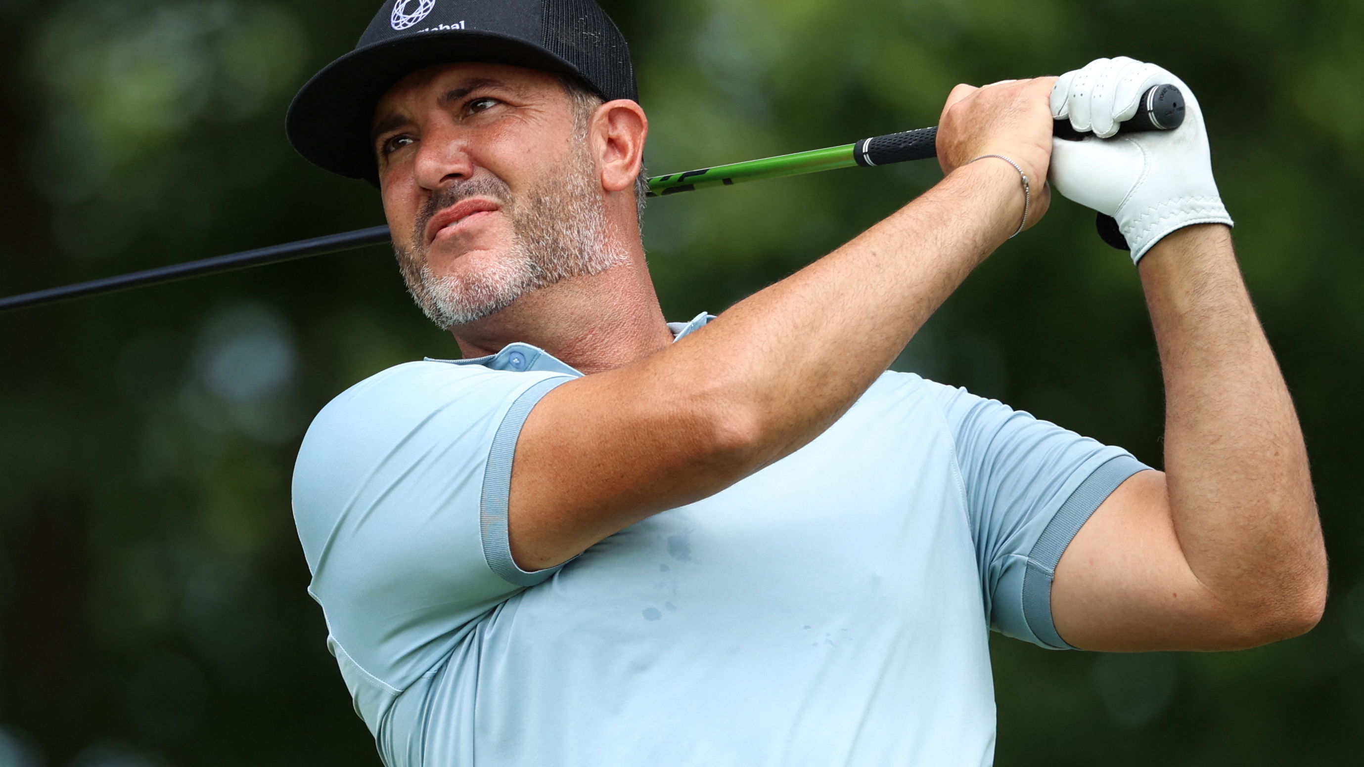 Pro leading 3M Open on PGA Tour takes off shoe in between shots