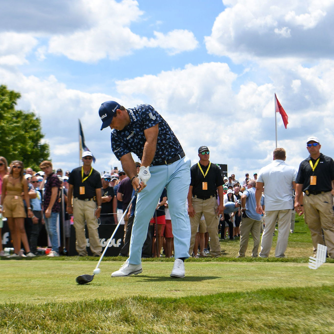 What is a shotgun start and why is this the LIV Golf format?