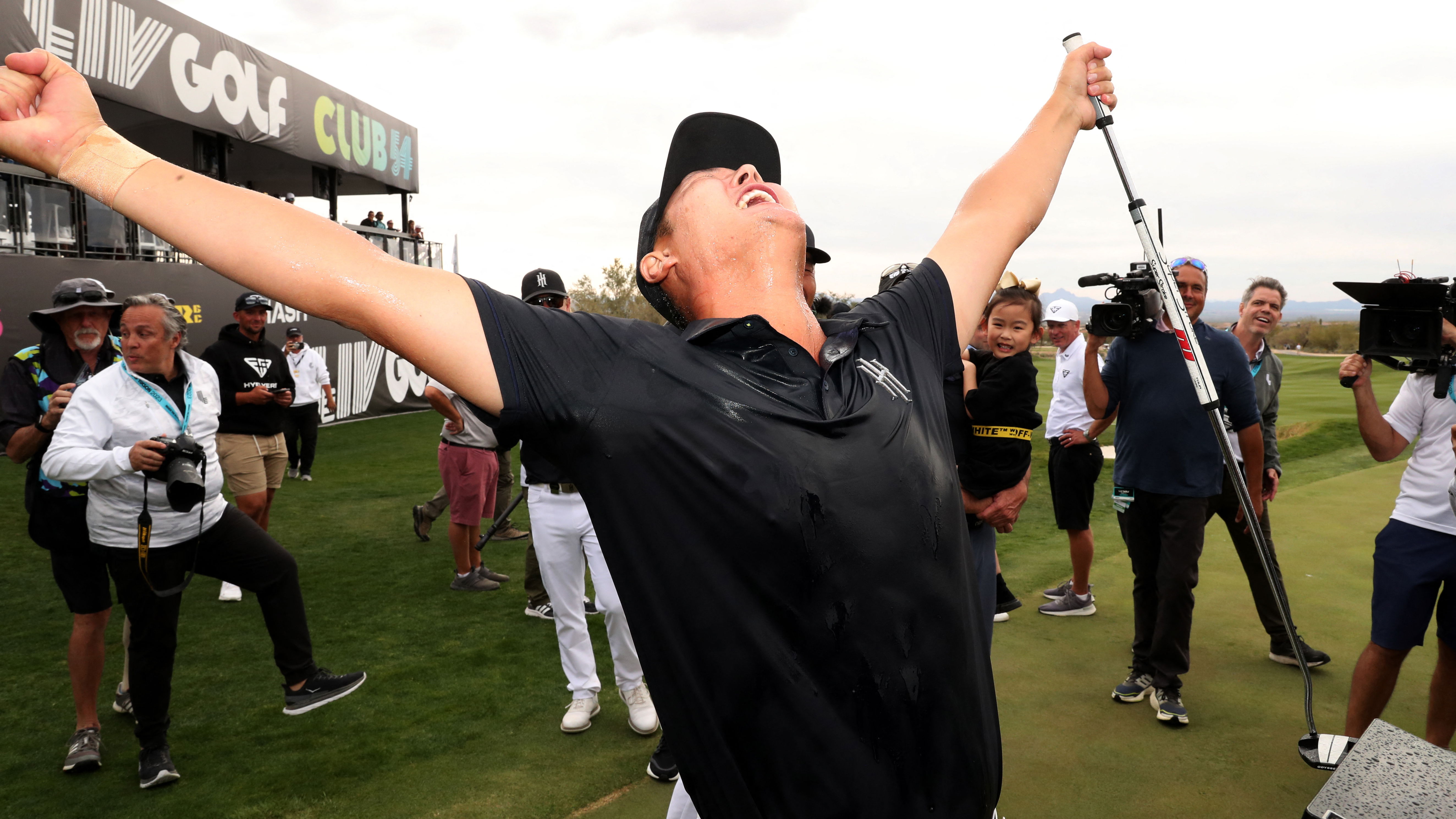 Danny Lee sinks incredible putt in four-man (!) playoff to win LIV Golf Tucson