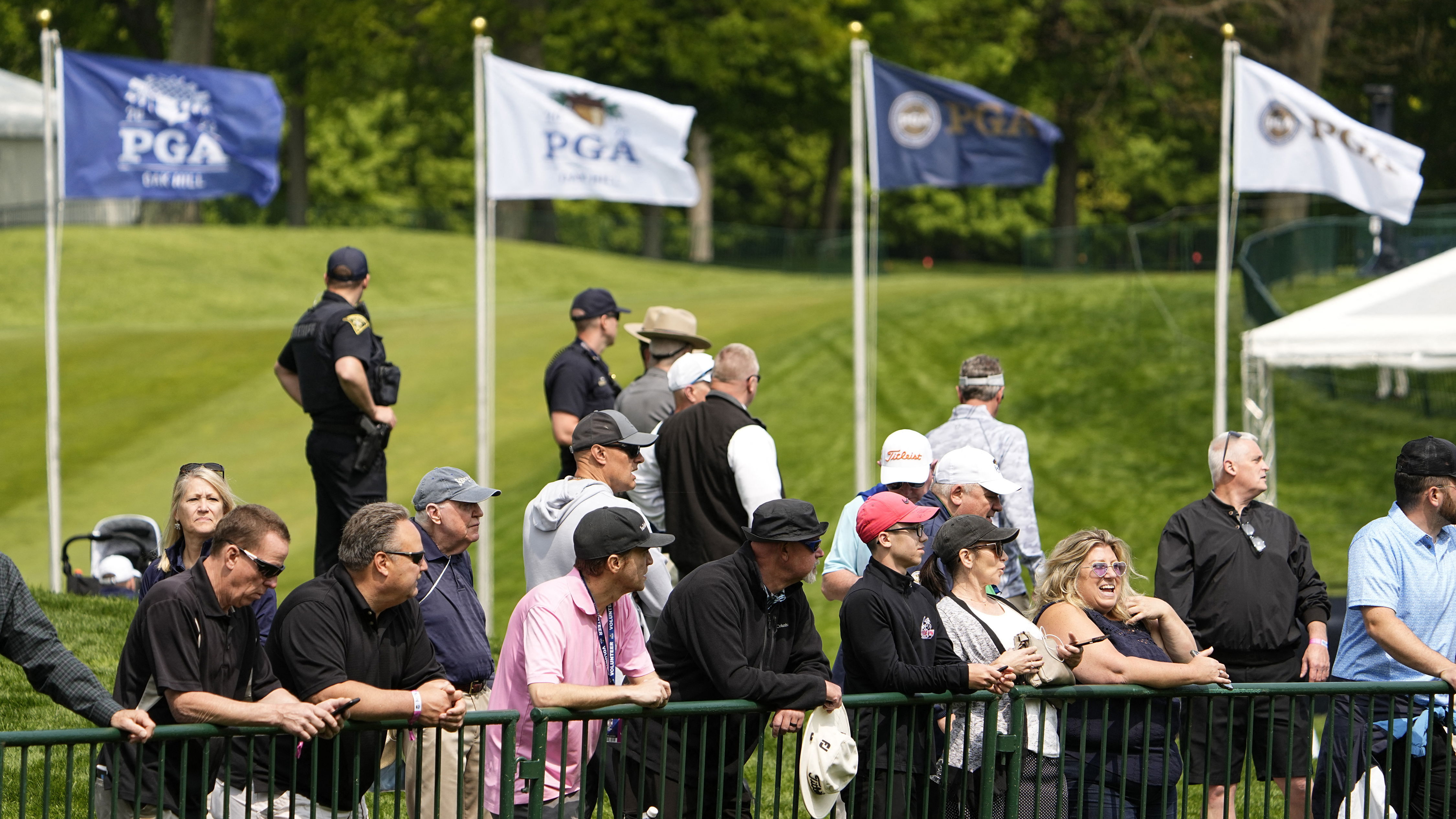 Tour pro hits fan with errant tee shot at US PGA, then gets the beers in!
