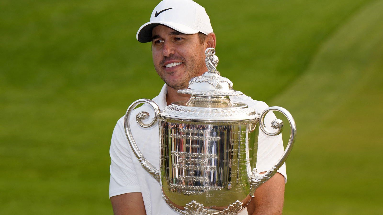 WATCH: Brooks Koepka cheers as NHL star chugs drink out of the Wanamaker Trophy