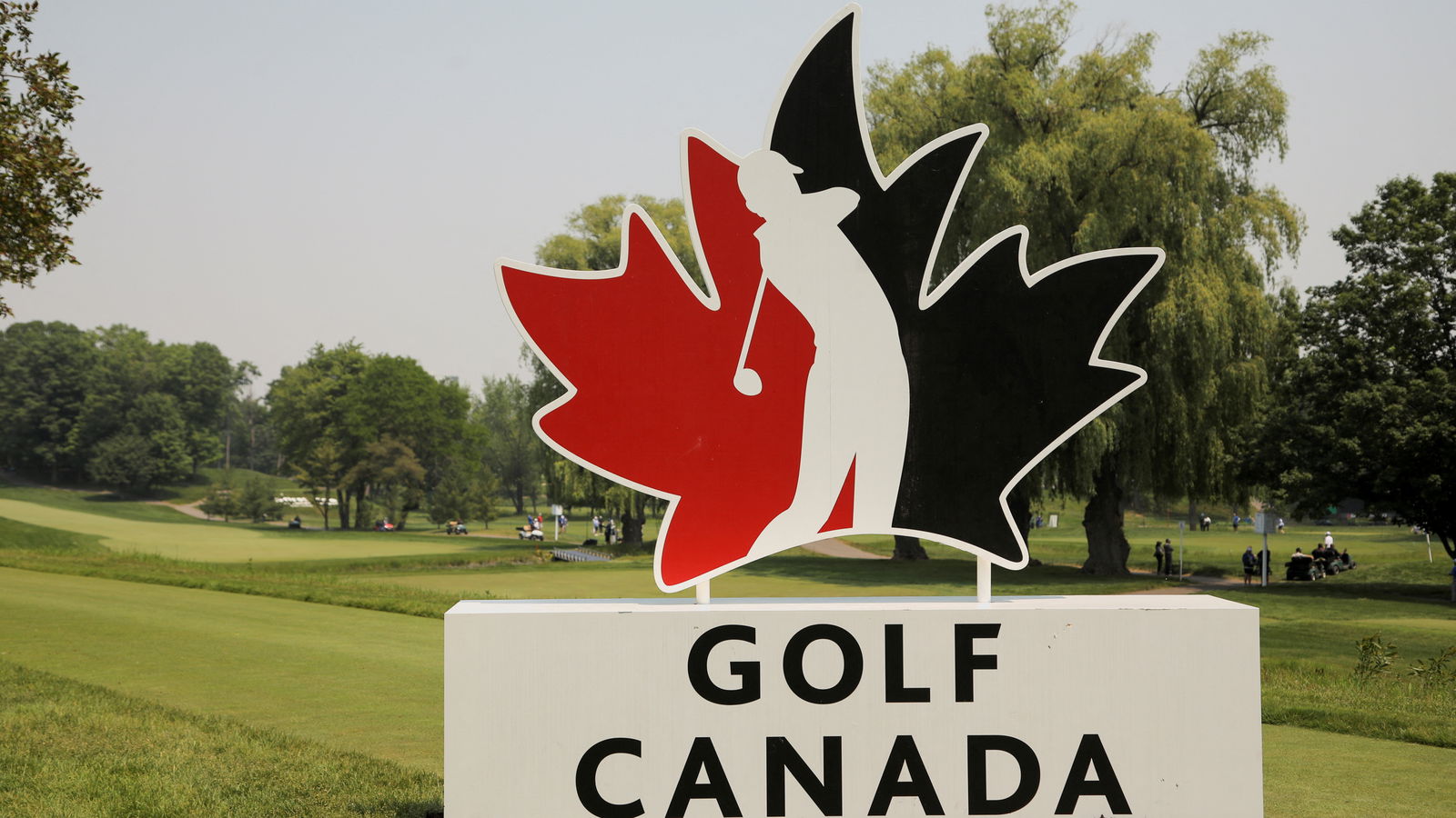 Tour pro shoots 66 after changing putter 5 minutes before round at Canadian Open
