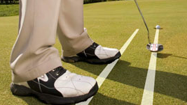 Putting: Favour your dominant hand