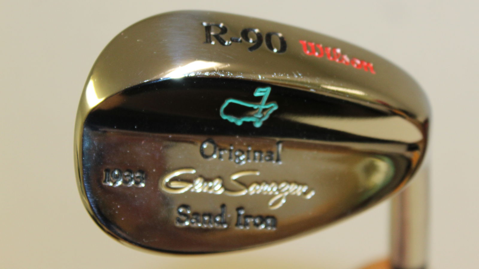 Tour pro's 30-year-old wedge deemed non-conforming by USGA
