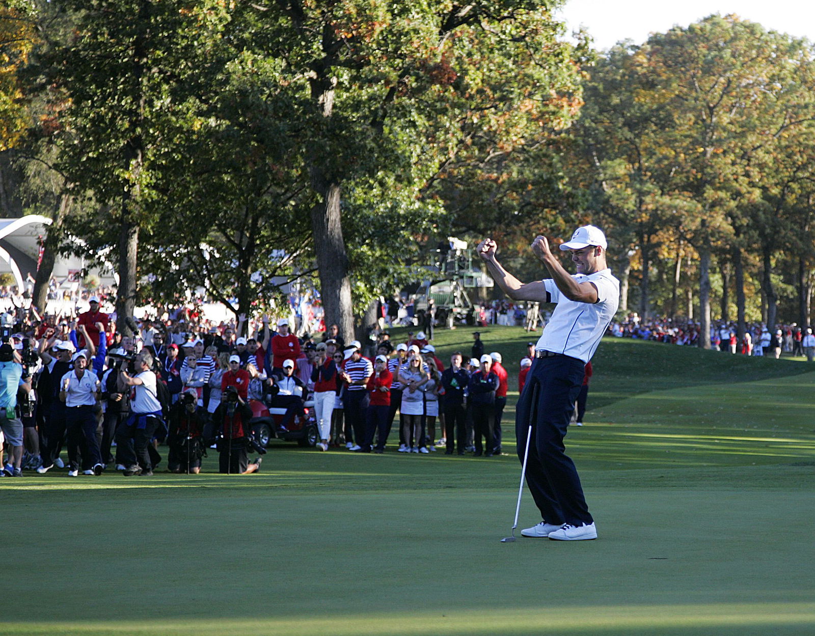 Don't putt badly. Putt like Baddeley!