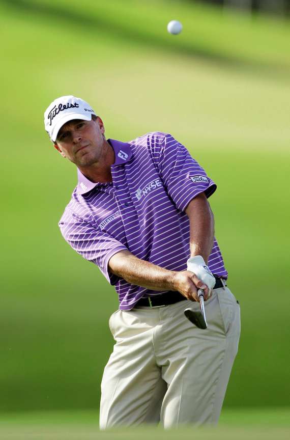 Learn from Sir Nick Faldo: Chipping