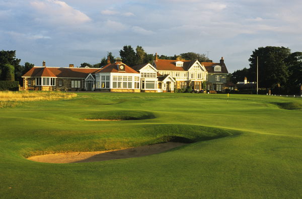 Golf club unveils new clubhouse after arson attack