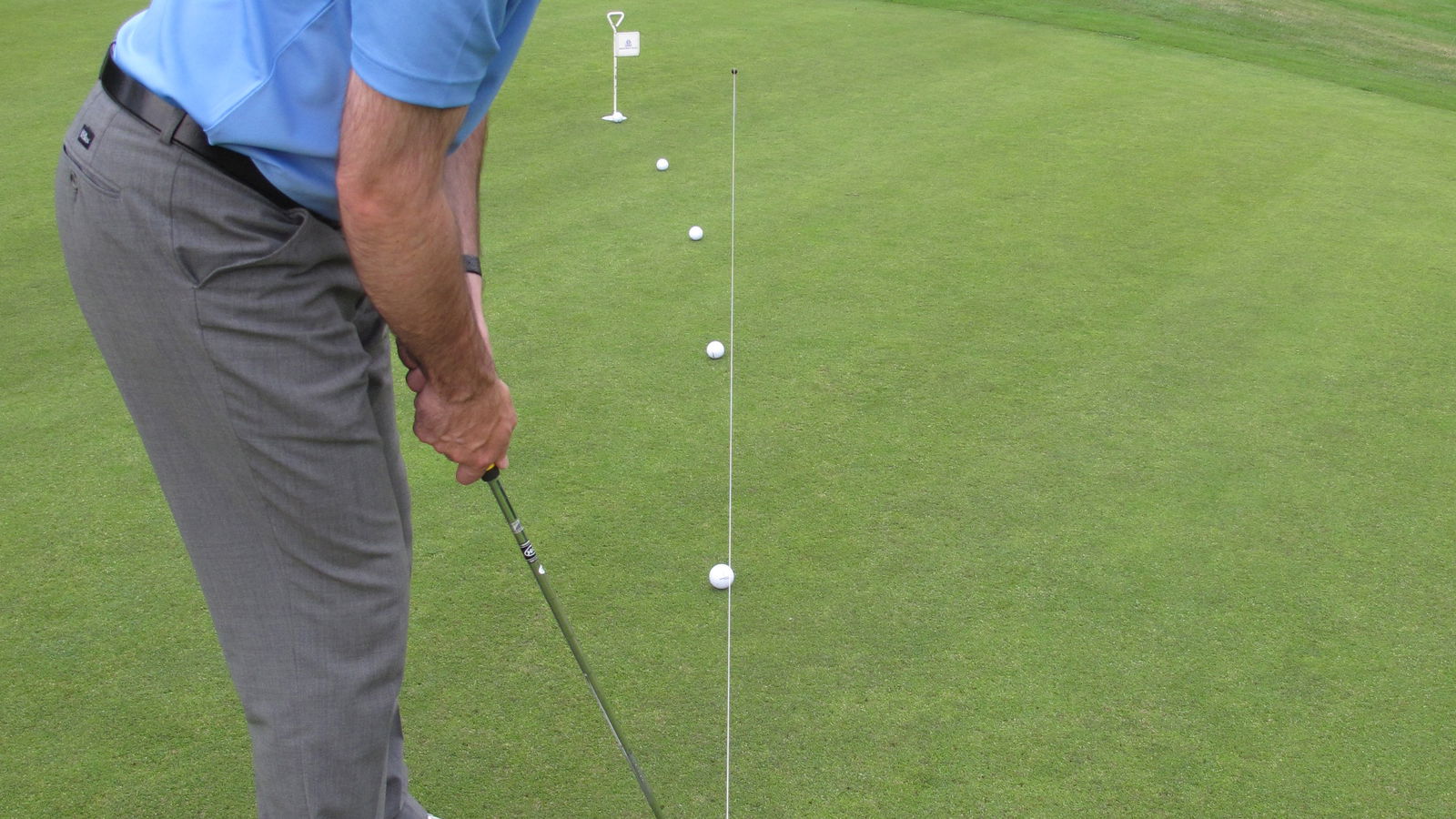 Golf Practice Drills: putting aim point