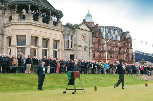 Vandals dig holes in golf club green