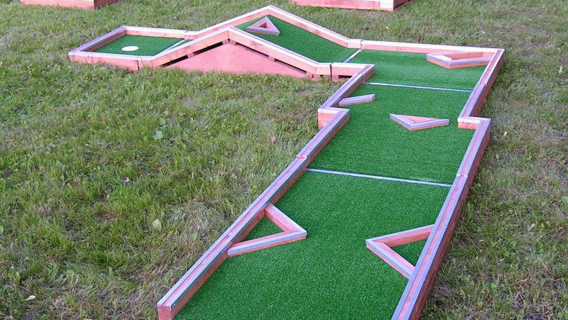 Mini golf course to tour care homes in Scotland