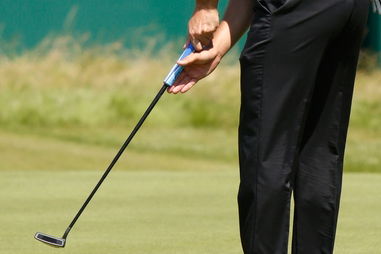 WATCH: Mickelson explains claw putter grip