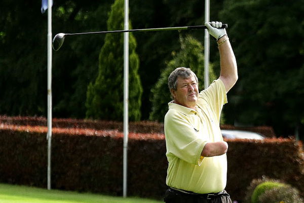 One-armed golfer gains nine yards following ball fitting