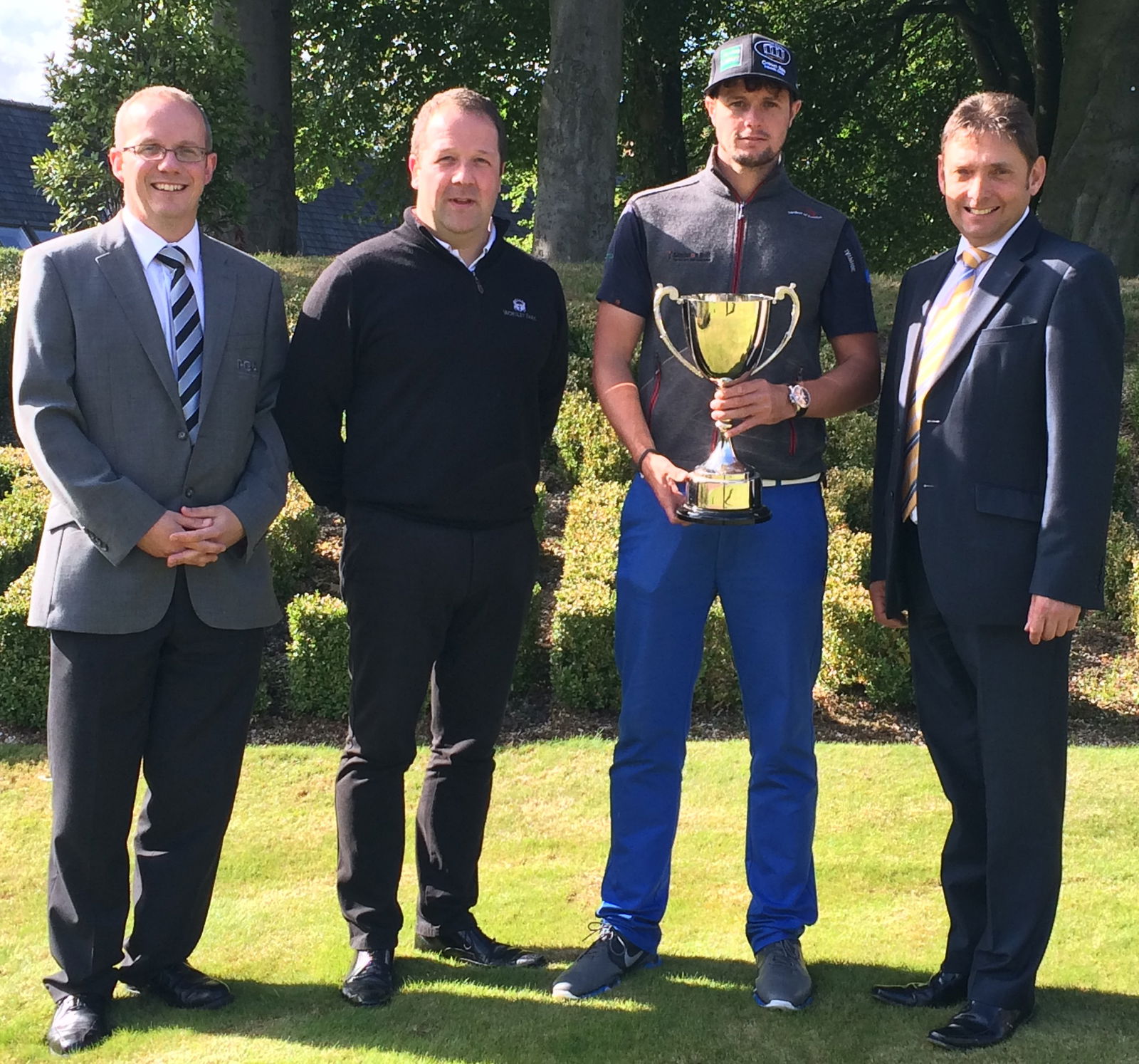 Video: McIlroy makes young fan's day at BMW Championship