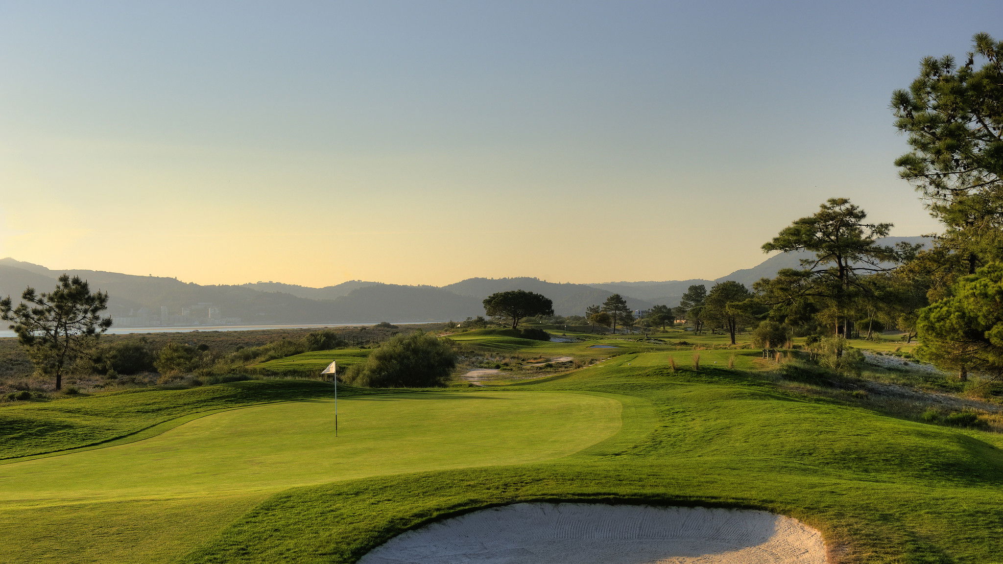 Aspiring young golf pros can gain the edge at Troia