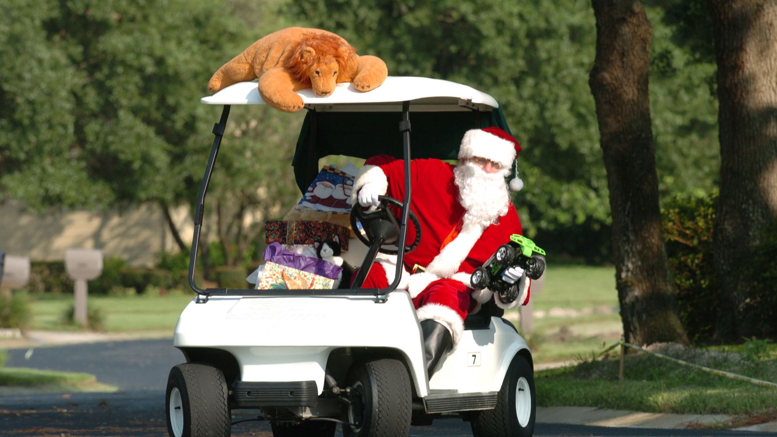 Golf Gift Guide: Christmas Crackers
