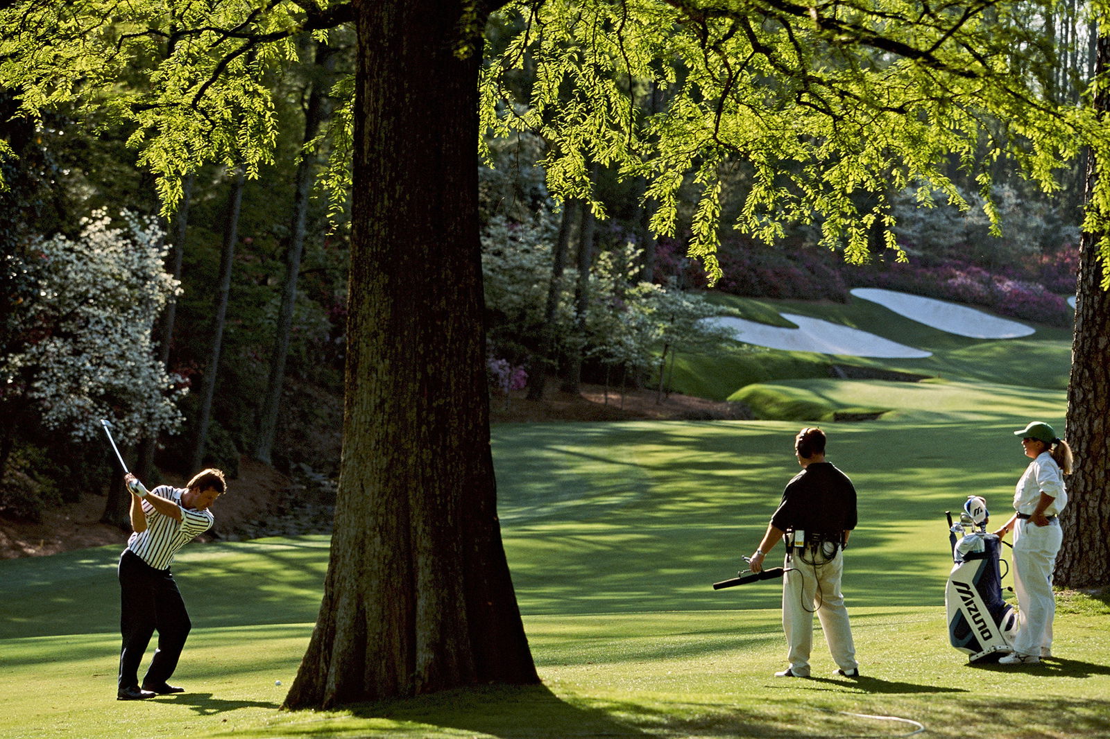 Nick Faldo returns to Mizuno
