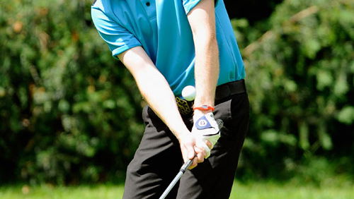 James lands first putting qualification