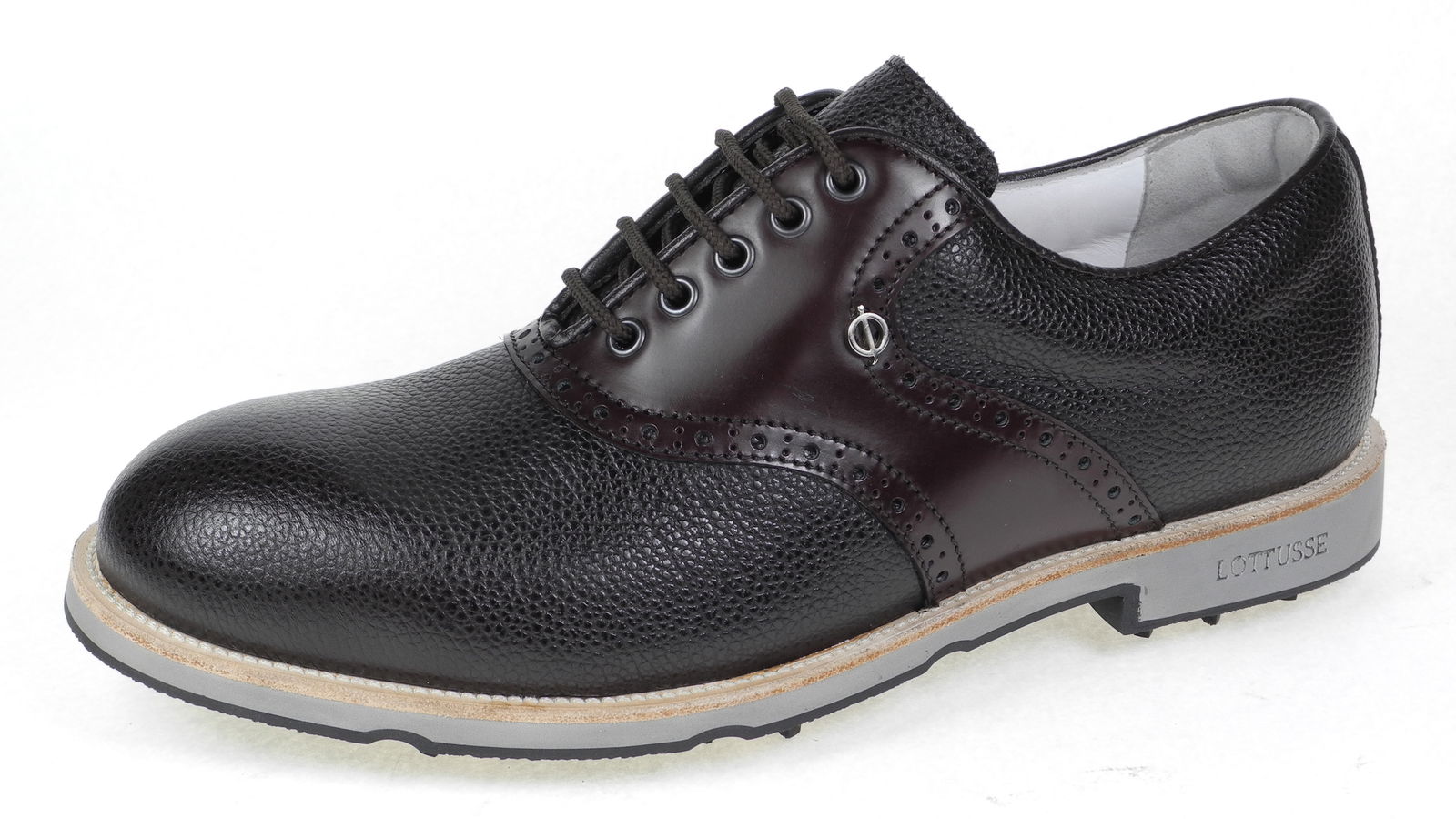 Oscar Jacobson unveils new shoe range
