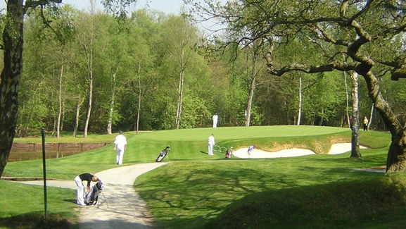 A round with a Wentworth caddie