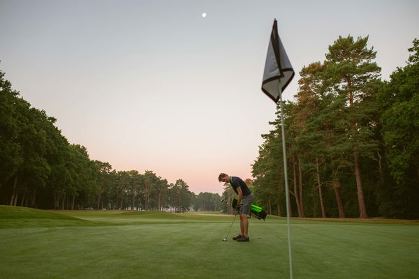 Golfer plays three rounds of 75, 81 & 77 in under three hours