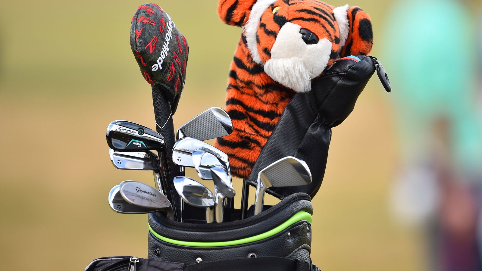 Woods bags new GAPR 2-iron at Carnoustie