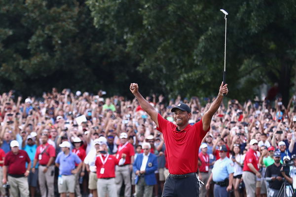 WATCH: Tiger Woods wins Tour Championship, crowd go wild down fairway!