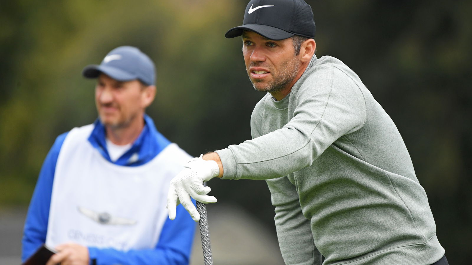 Paul Casey's caddie gives him the WRONG PIN locations!