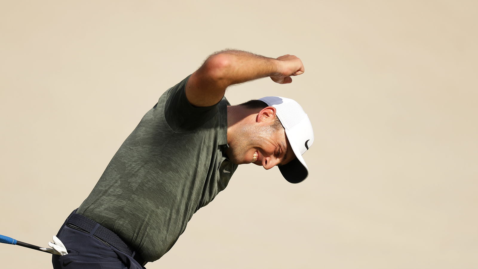 WIN! a FREE one-year Crown Golf Membership for holing a 40-foot putt!
