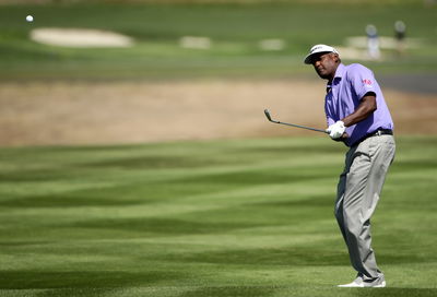 why going cross handed could transform your chipping