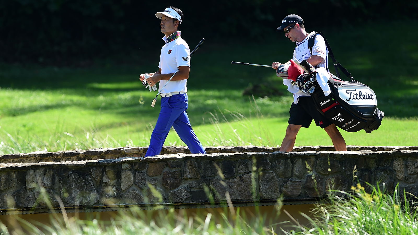 Kevin Na argues with caddie over shot selection, proves caddie wrong