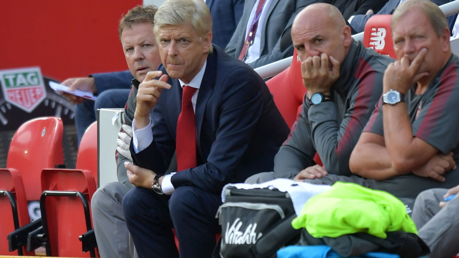 Arsene Wenger will be p***** off when he sees this golf trick shot!
