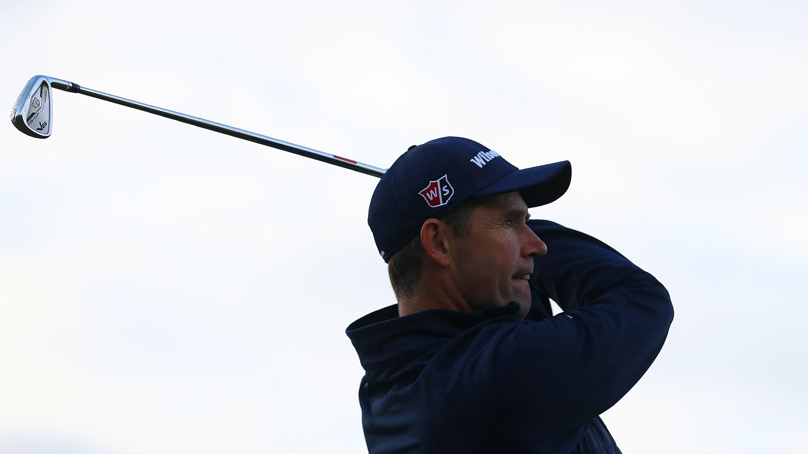 padraig harrington proves the golf ball doesn't go too far in 2018