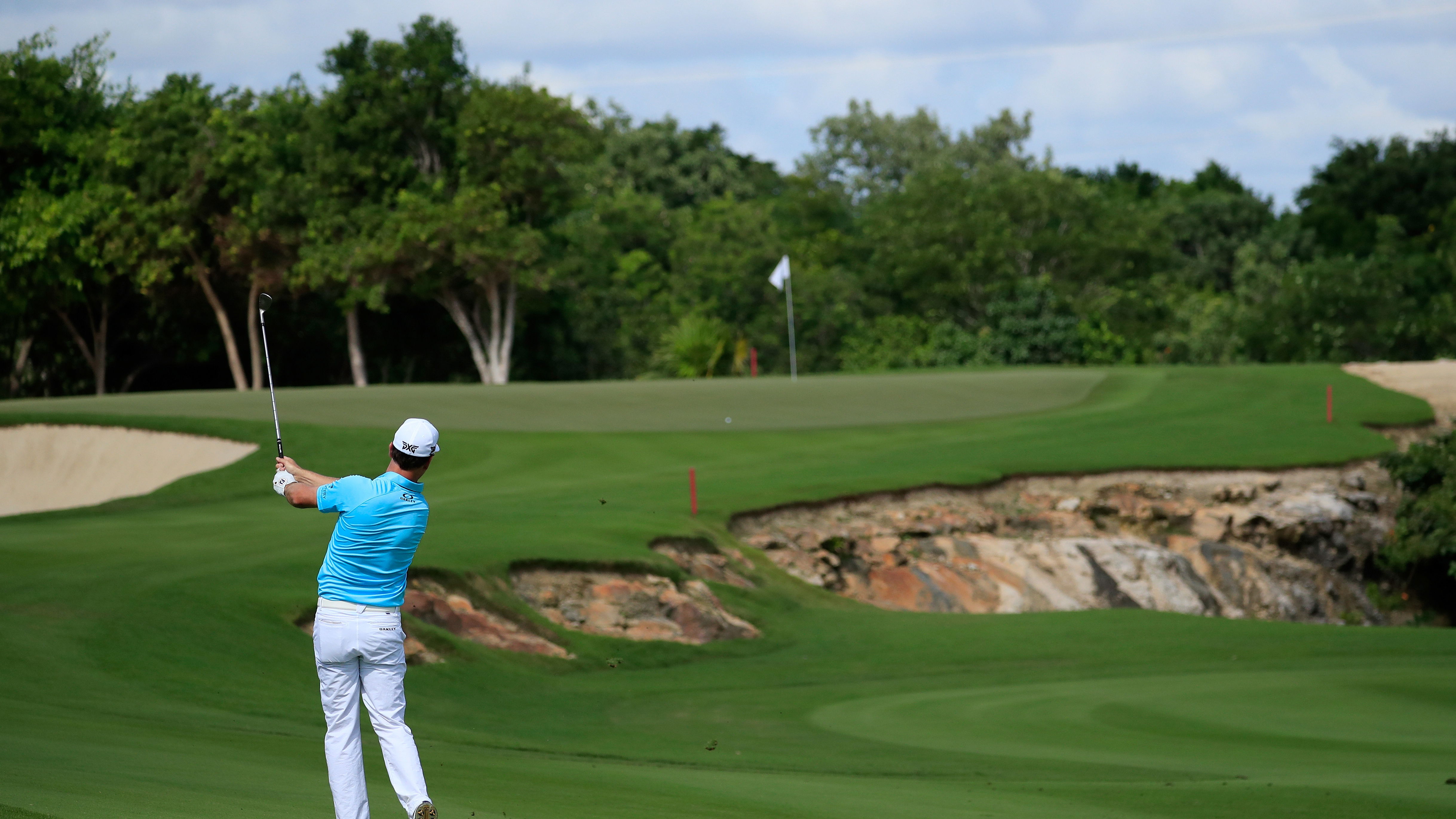 How to hit the low skinny pitch like Zach Johnson