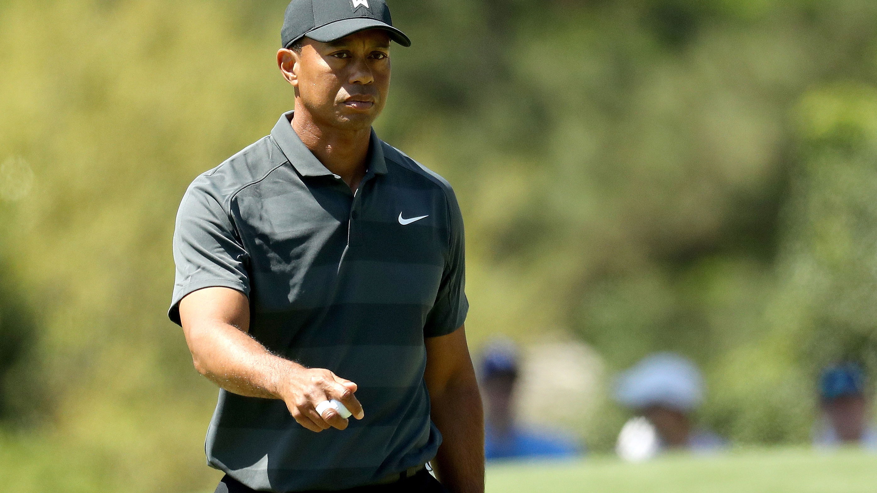 Tiger Woods opens with 1-over 73 at Masters
