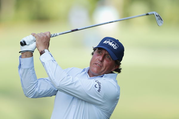 Mickelson has a mare at Sawgrass, social media blames his new button-downed shirt