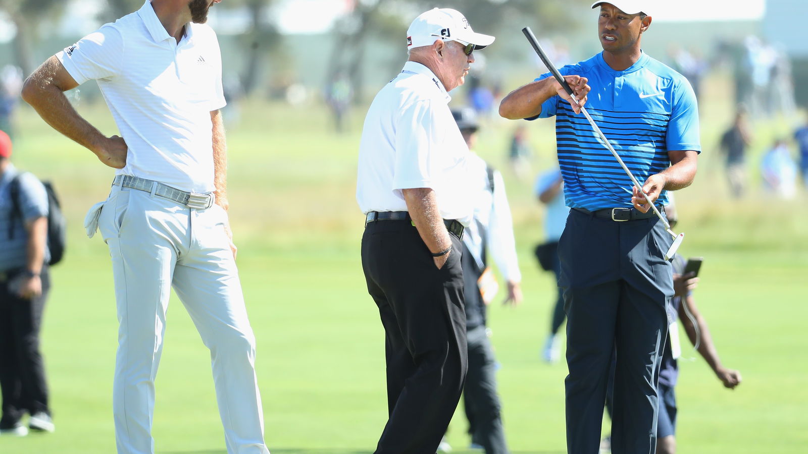 Tiger packing two putters at US Open
