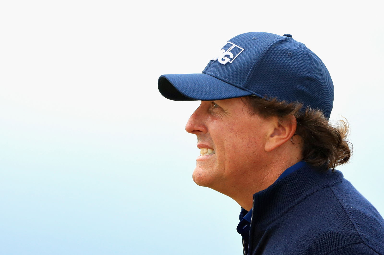 Mickelson takes aim at commentator Chamblee