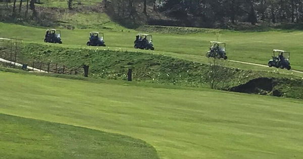 Police in golf carts stop violent golf course brawl over slow play 