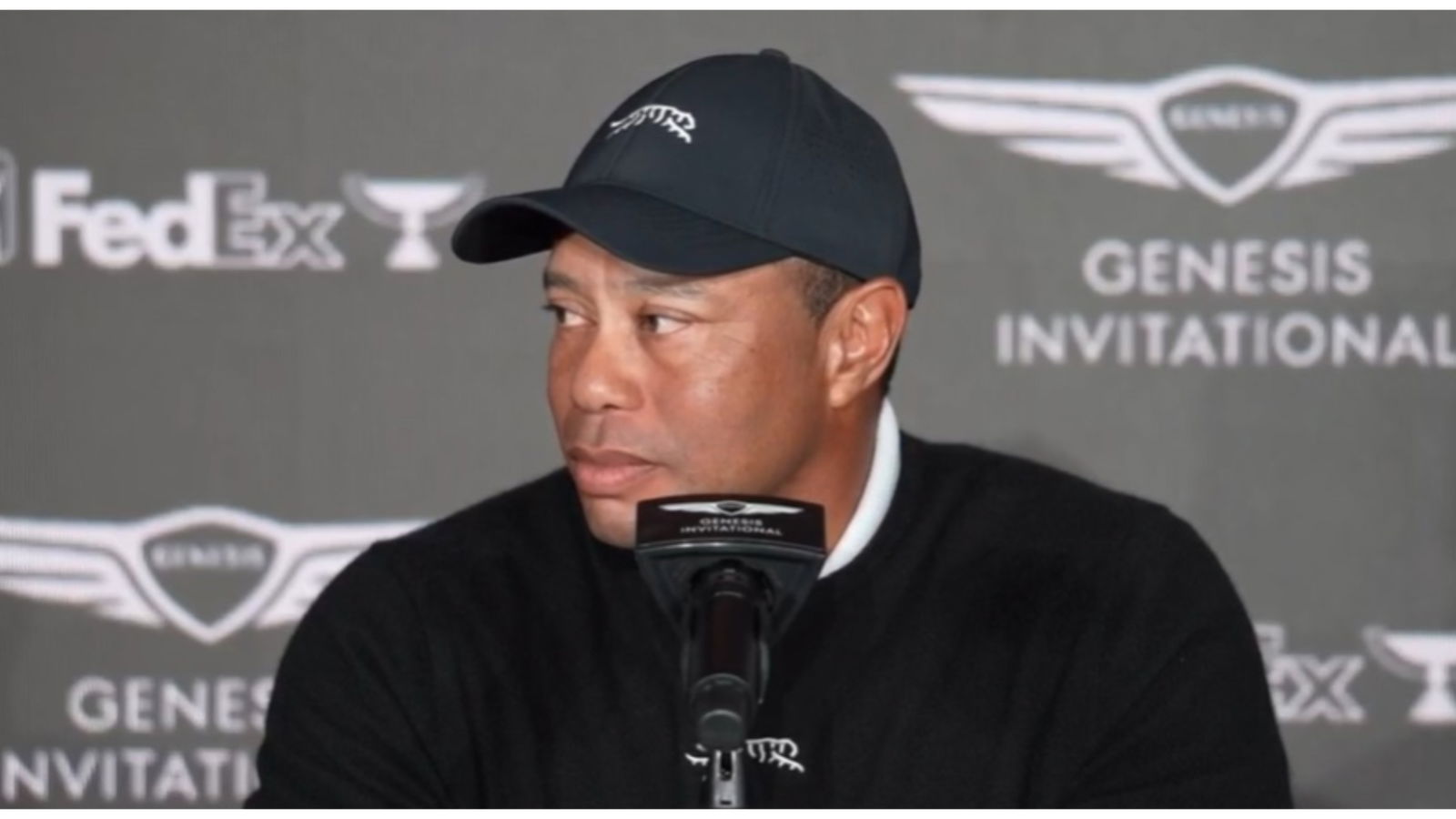 Tiger Woods issues blunt response to reporter over logo question
