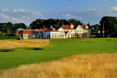 Muirfield finally invites female members