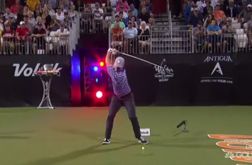 WATCH: Cameraman displays cat-like reflexes after Leishman's shank