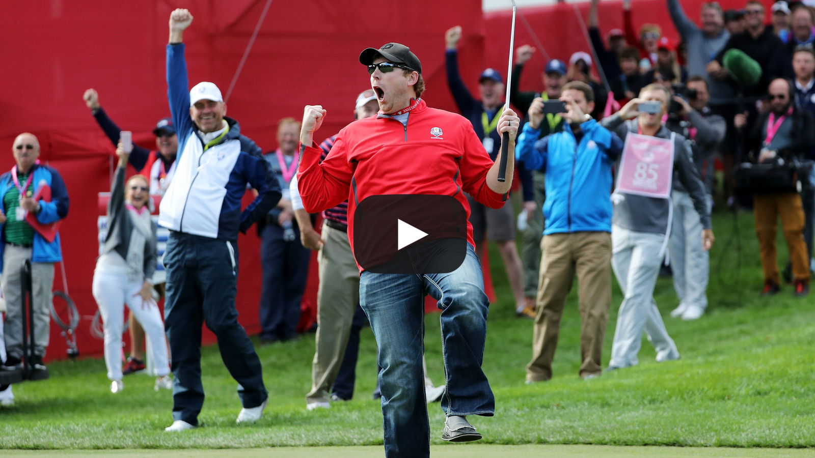 WATCH: US Ryder Cup heckler attempts $100 putt