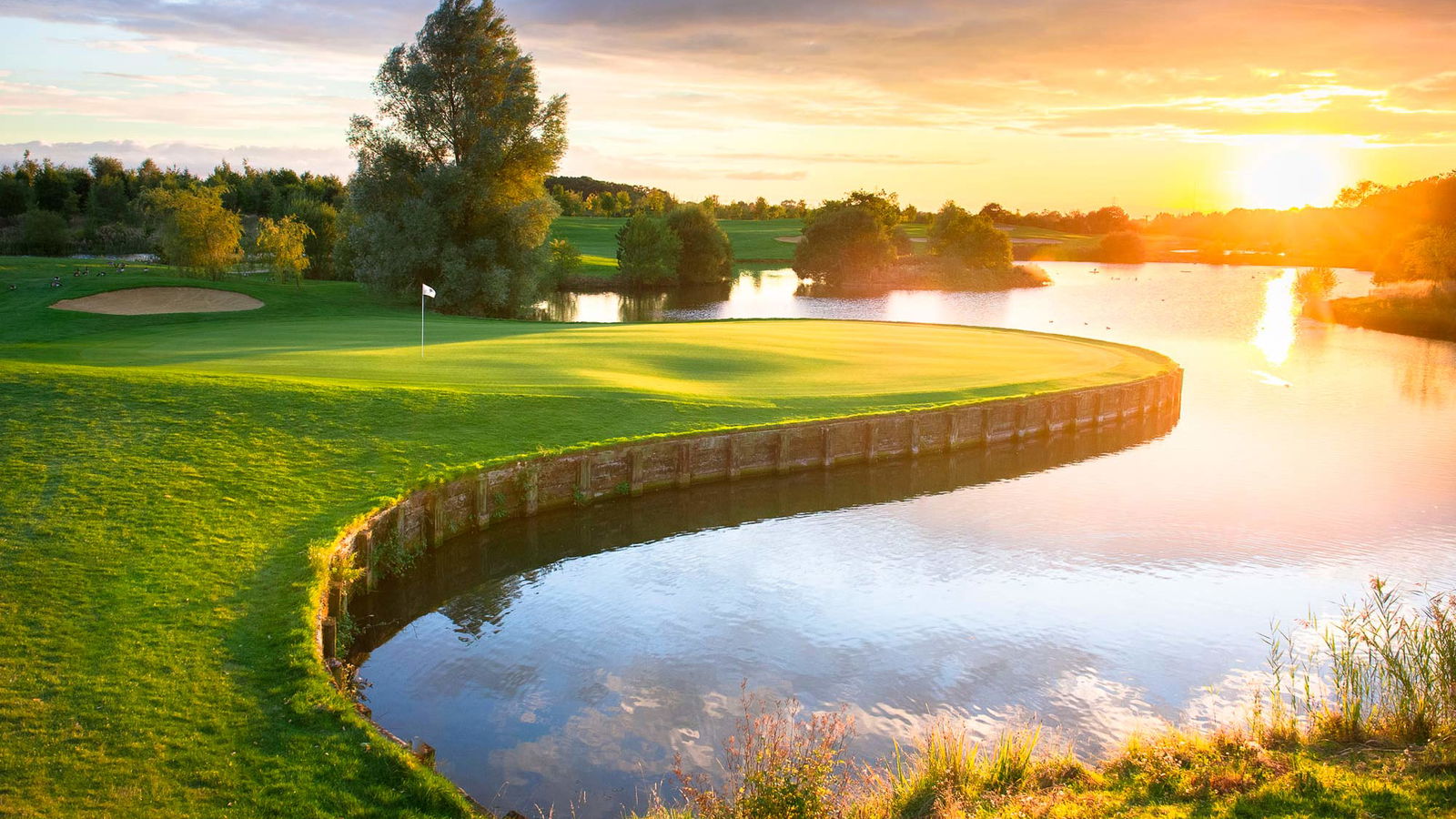 Discover a short game to 'Dye' for at The Shire London