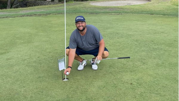 Fan favourite golfer Mike Visacki makes 20TH HOLE-IN-ONE!