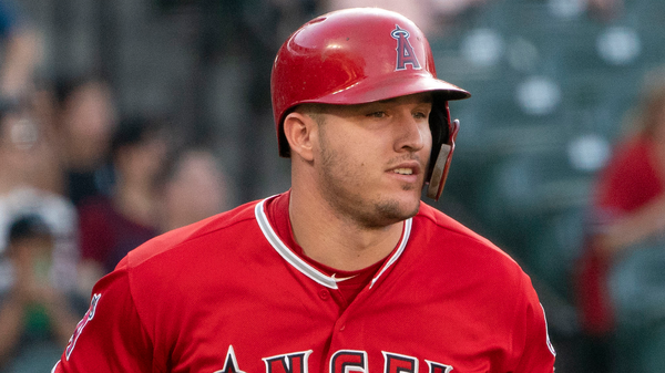 Twitter reacts as MLB star Mike Trout RIPS drive at TopGolf